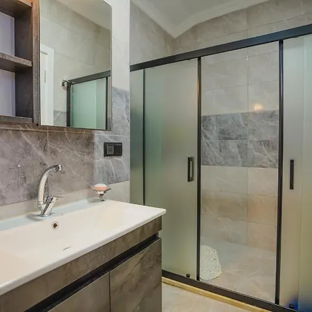 מלון Denize 500 Metre 4 Kisilik Kayram 3*