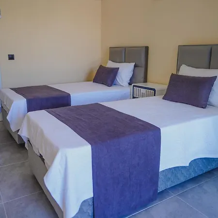 Denize 500 Metre 4 Kisilik Kayram מלון 3*