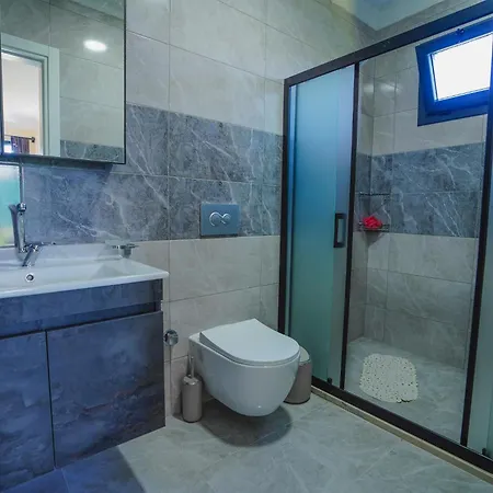 Denize 500 Metre 4 Kisilik Kayram מלון 3*
